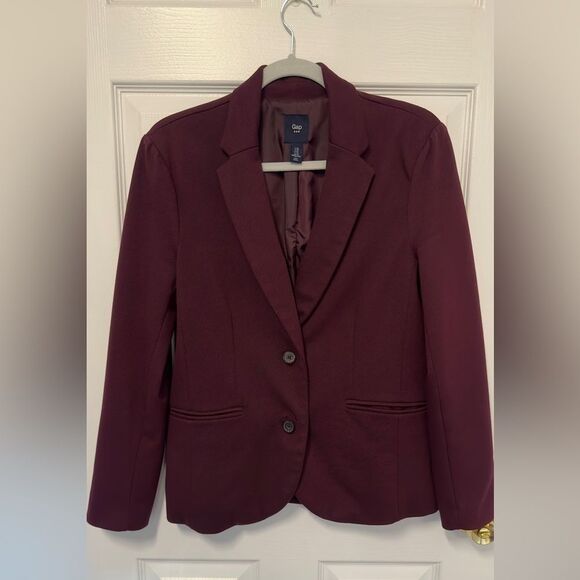 GAP Blazer - Burgundy - Two pockets - Size 10 - Ribbed-type Texture - Picture 2 of 9
